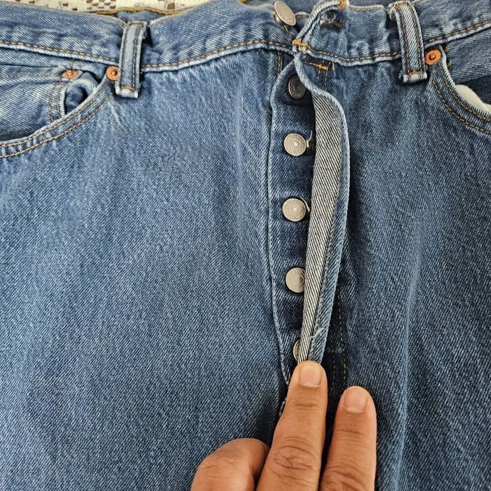 Levis excellent pre